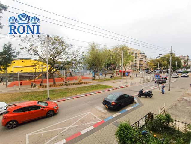 דירה, דניאל 55, לב העיר, בת ים