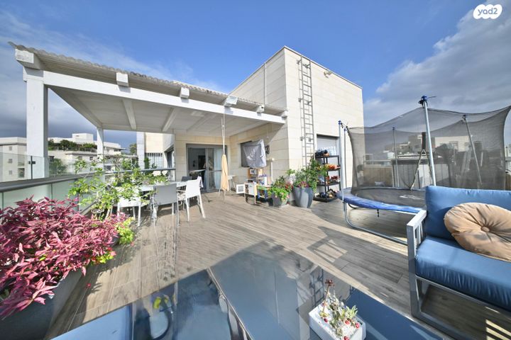 גג/ פנטהאוז, נס ציונה