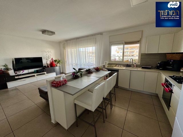 דירה, צור יצחק, צור יצחק