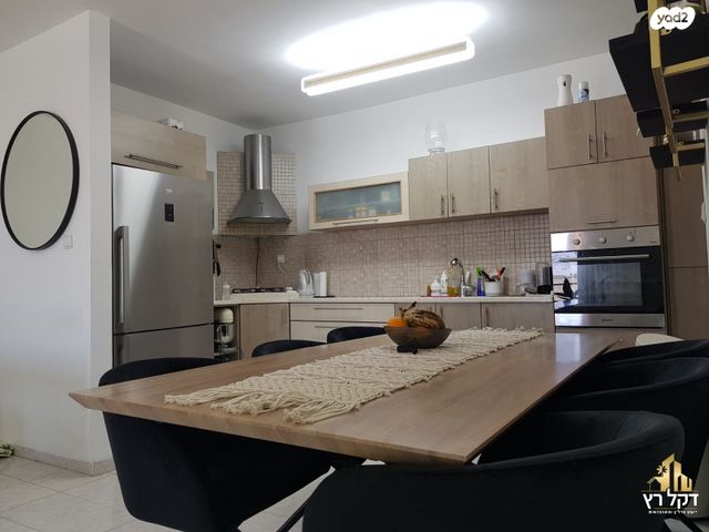 דירה, אברהם בן שושן, עכו