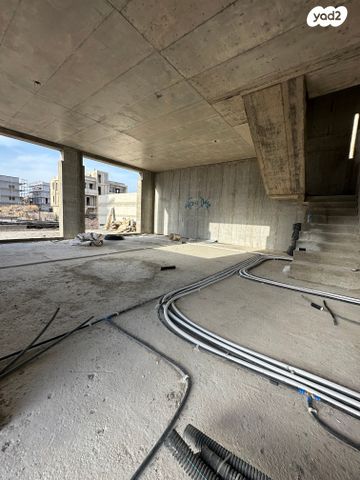 דו משפחתי, משולש עין כרמל, עתלית