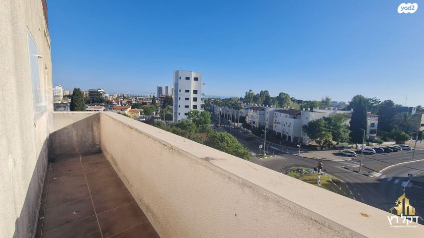 דירה, אברהם בן שושן, עכו