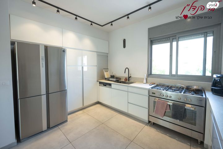 דירה, צוקית, הציפורים, מודיעין מכבים רעות