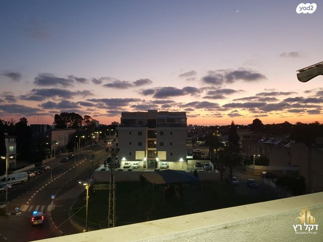 דירה, אברהם בן שושן, עכו