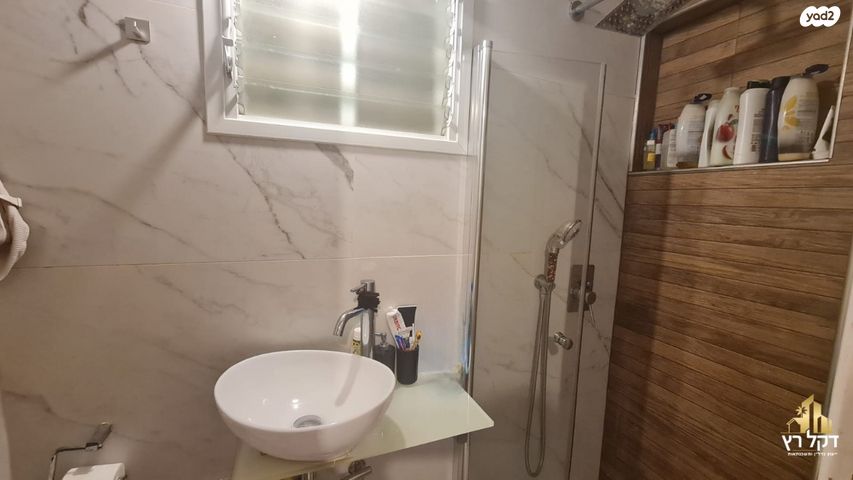 דירה, אברהם בן שושן, עכו