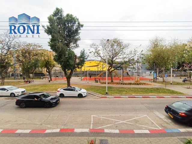 דירה, דניאל 55, לב העיר, בת ים