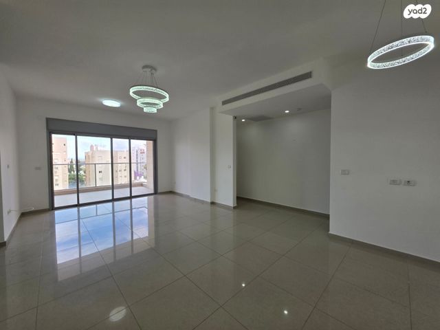 דירה, הרברט סמואל 50, מרכז העיר, חדרה