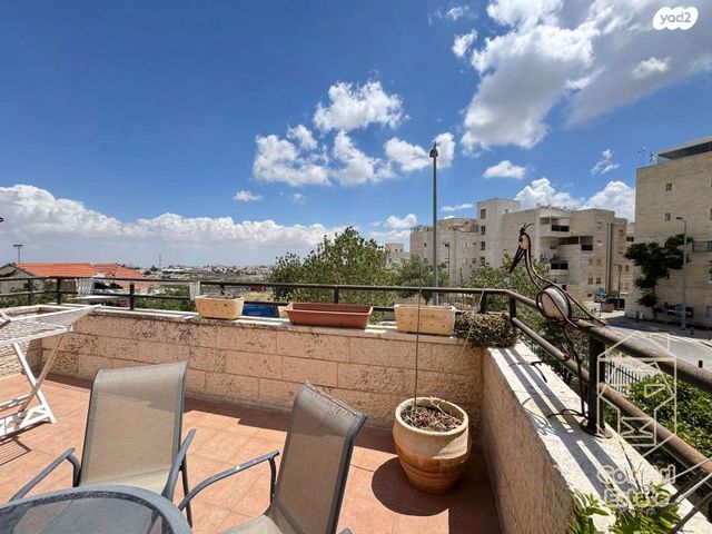 דירה, שלמה דוגה, גילה, ירושלים