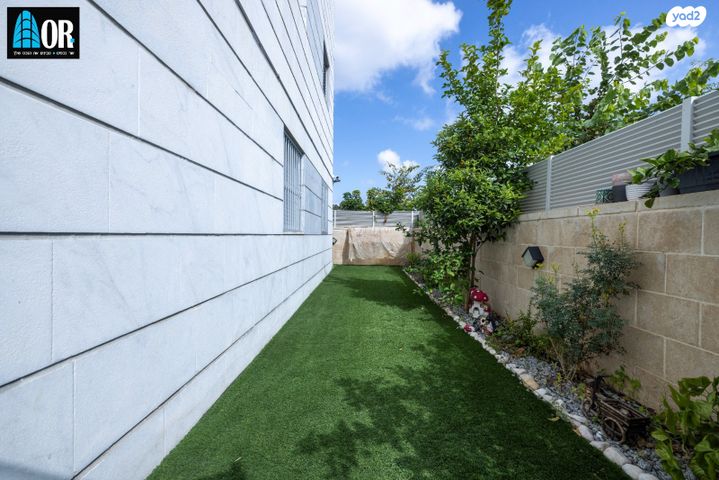 דירת גן, ש"י עגנון, נאות שמיר, יבנה