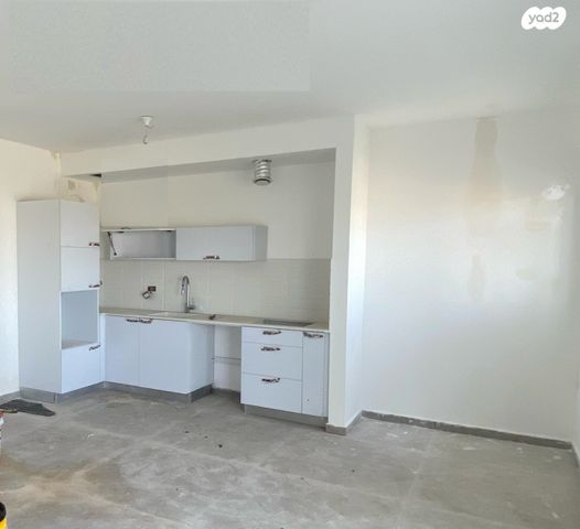 דירה, הרב הרצוג, צפון מערב מרכז העיר, נתניה