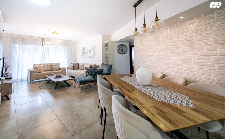 דירה, שמעון ויזנטל, משכנות גנים, פתח תקווה