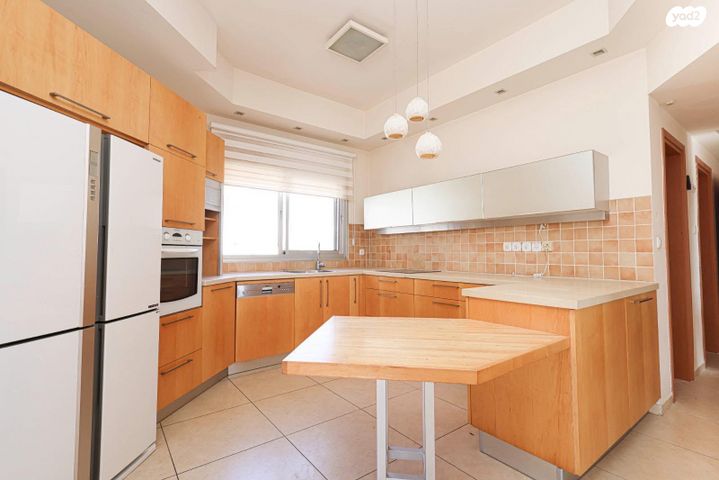 גג/ פנטהאוז, סמטת שחף, כפר סבא הצעירה, כפר סבא