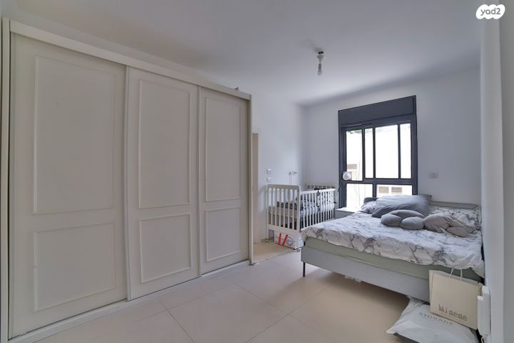 דירה, צבי הירש קלישר, מחנה יהודה, פתח תקווה