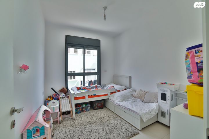 דירה, צבי הירש קלישר, מחנה יהודה, פתח תקווה