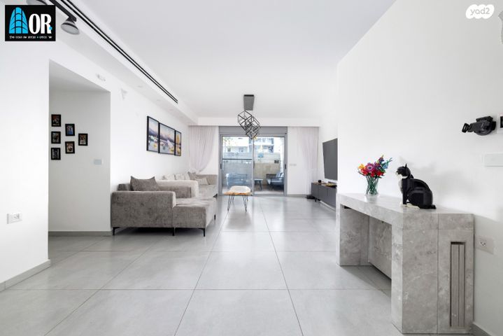 דירת גן, ש"י עגנון, נאות שמיר, יבנה