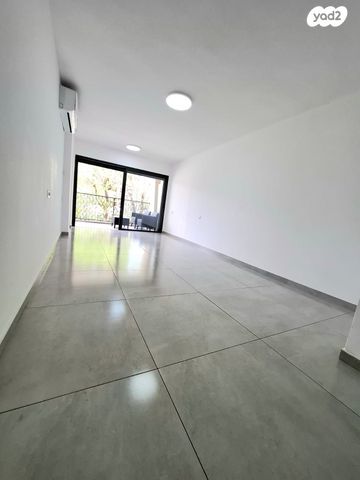 מעפילי אגוז 58