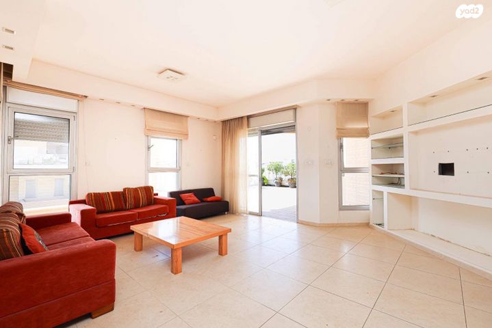 גג/ פנטהאוז, סמטת שחף, כפר סבא הצעירה, כפר סבא