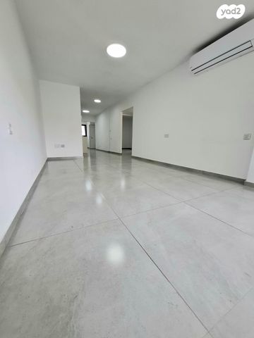 דירה, מעפילי אגוז 58, נווה חן, תל אביב יפו