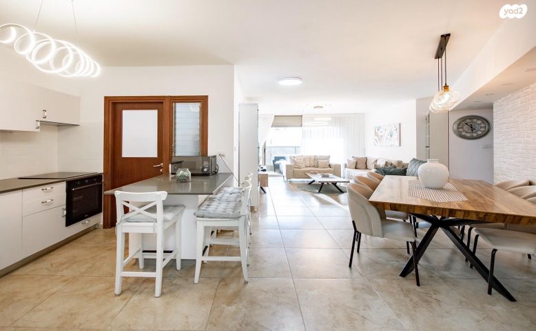 דירה, שמעון ויזנטל, משכנות גנים, פתח תקווה