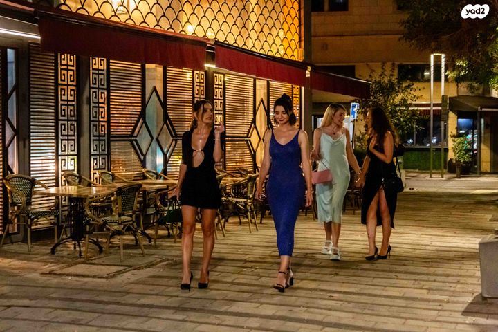 חנויות/ שטח מסחרי, הבנקים 9, שער פלמר, תחנת רכבת השמונה, חיפה