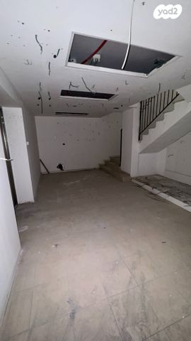 חנויות/ שטח מסחרי, הבנקים 9, שער פלמר, תחנת רכבת השמונה, חיפה