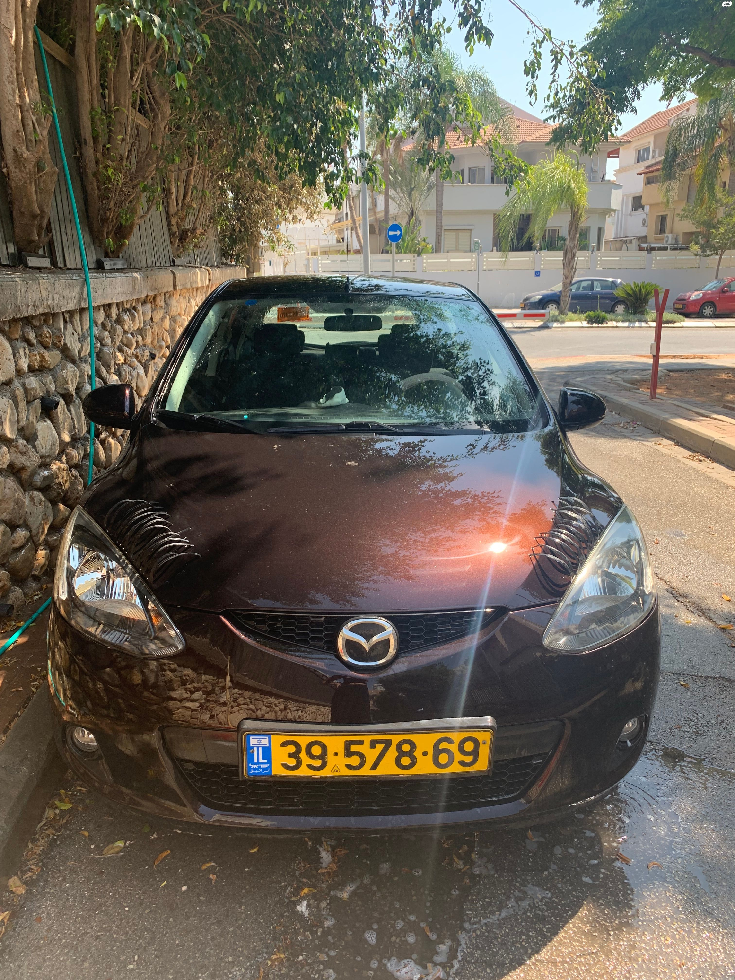 מודעת רכב מאזדה 2