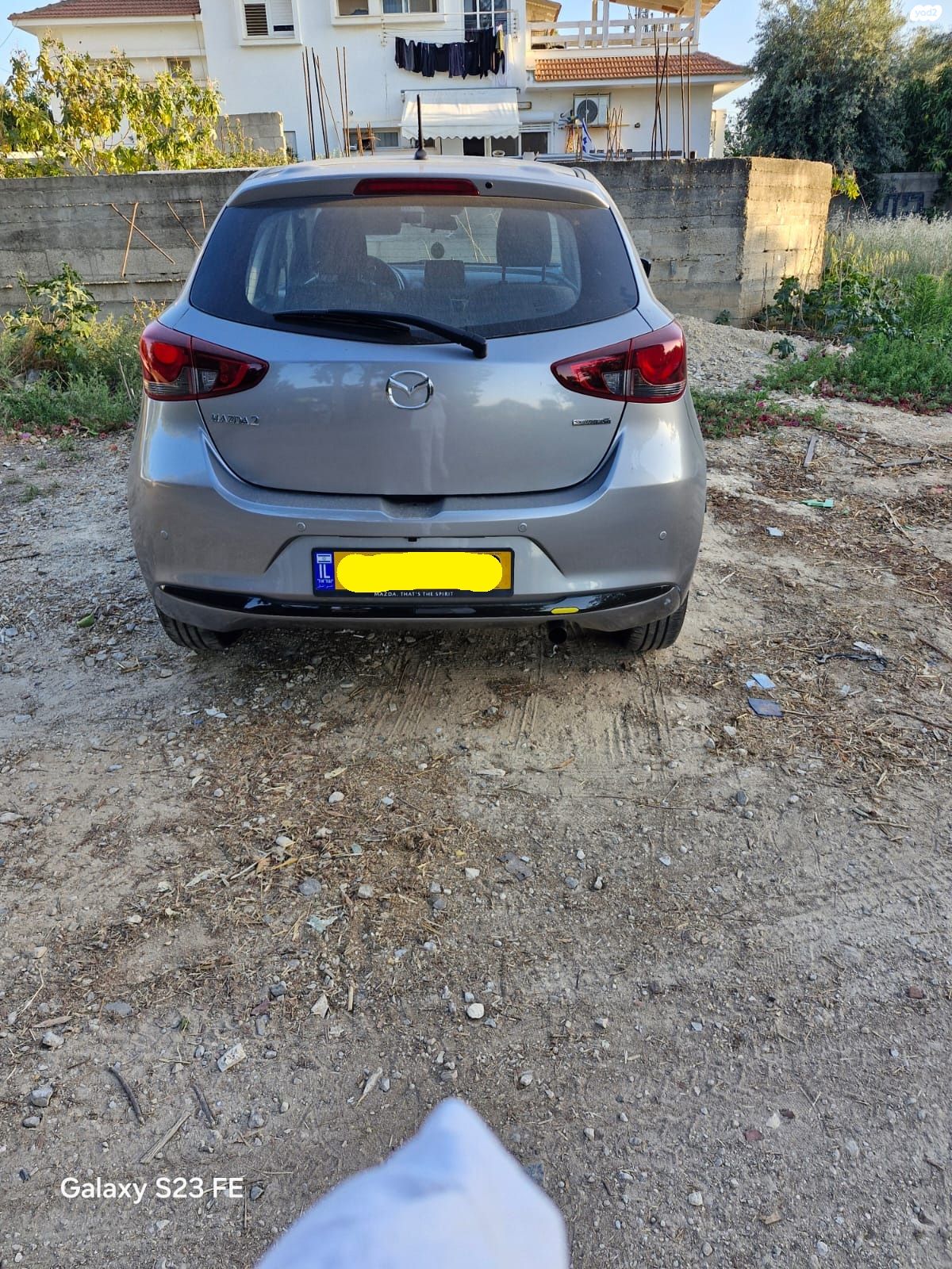 מודעת רכב מאזדה 2