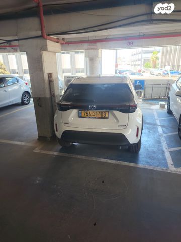 מודעת רכב טויוטה יאריס קרוס