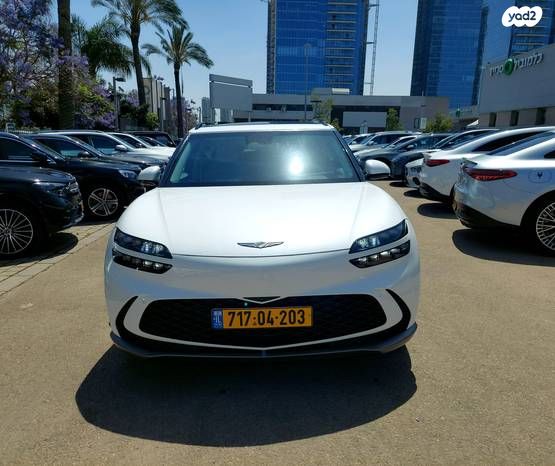 מודעת רכב ג'נסיס GV60