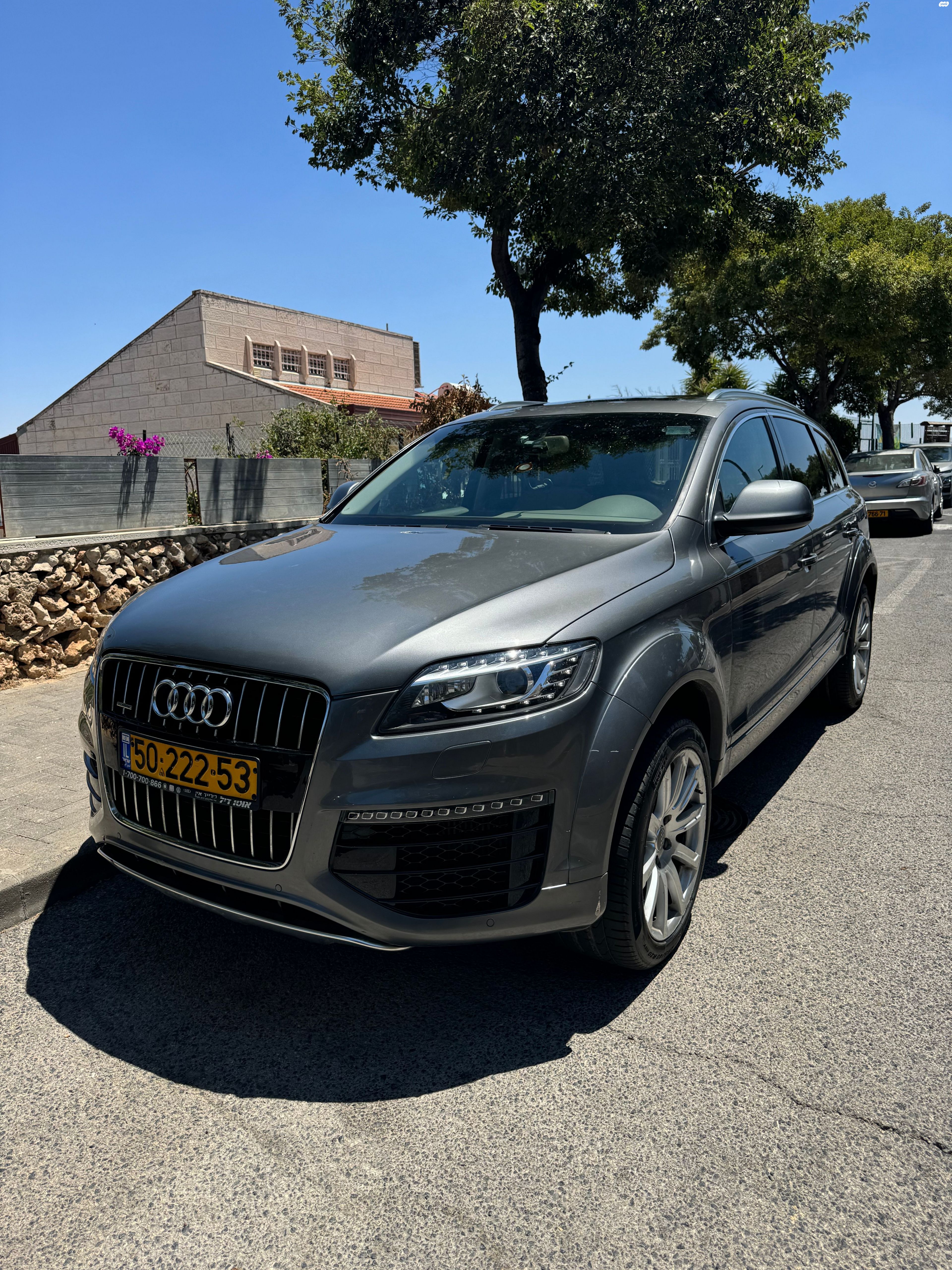 מודעת רכב אאודי Q7