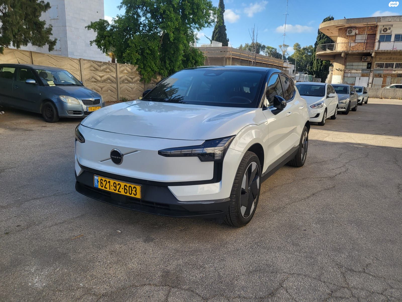 מודעת רכב וולוו EX30