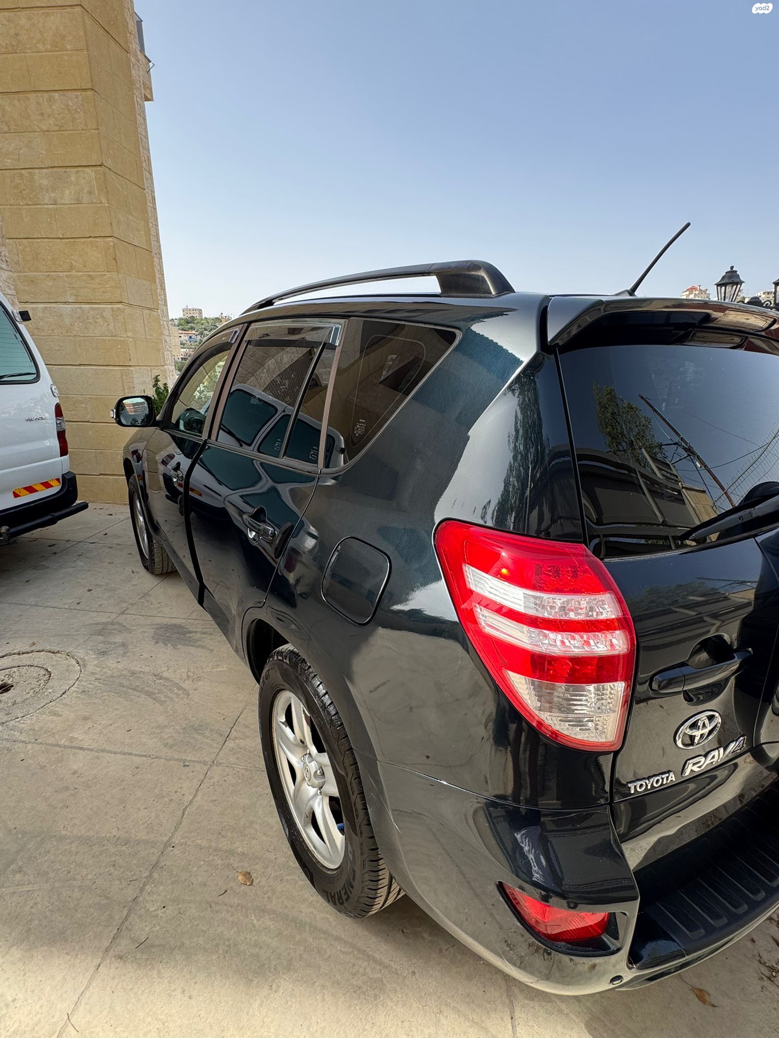 מודעת רכב טויוטה RAV4