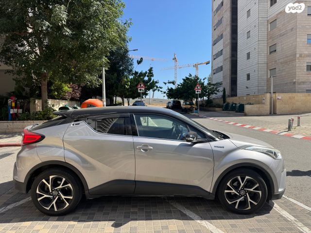 מודעת רכב טויוטה C-HR 2