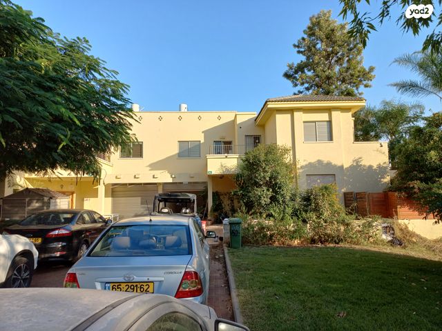 גלגל המזלות 52