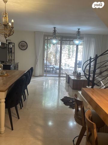 בית פרטי/ קוטג', לוע הארי 6, הפרחים, מודיעין מכבים רעות