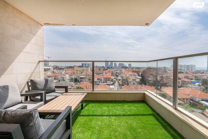 דירה, שדרות מנחם בגין 28, גבעת אולגה, חדרה