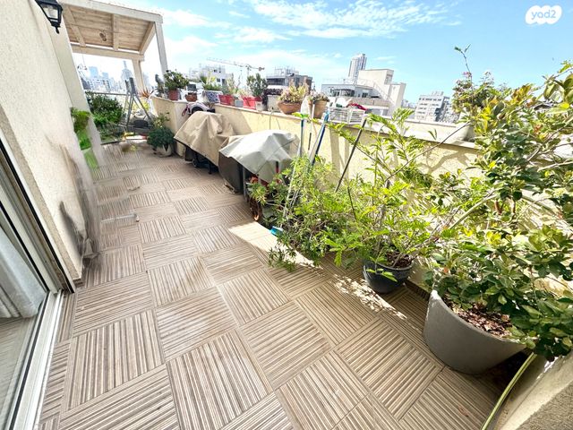 גג/ פנטהאוז, השר משה 79, נגבה, רמת גן