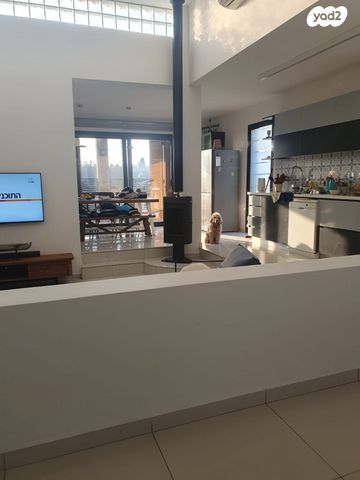 בית פרטי/ קוטג', אדמית