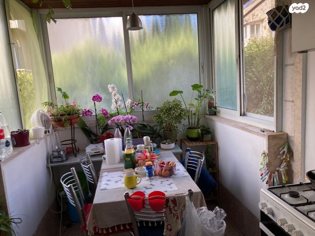 דירה, הברון הירש, קרית משה, ירושלים