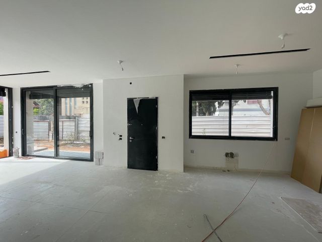 דו משפחתי, רמח"ל 8, קרית ויצמן, רעננה