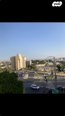 דירה, הברון הירש, קרית משה, ירושלים