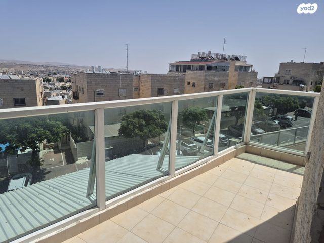 רינה ניקובה 