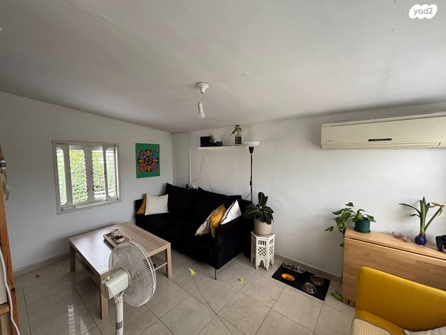 דירה, הרבי מקארלין, צהלון, שיכוני חסכון, תל אביב יפו