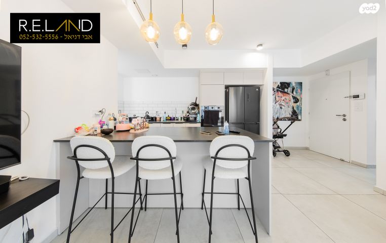 דירה, הרא"ה 240, אזור הבילויים, רמת גן