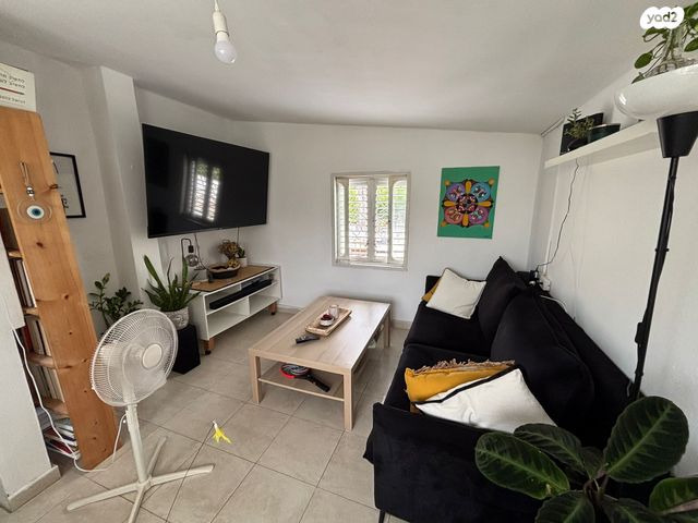 דירה, הרבי מקארלין, צהלון, שיכוני חסכון, תל אביב יפו