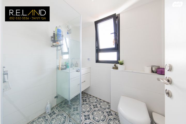 דירה, הרא"ה 240, אזור הבילויים, רמת גן