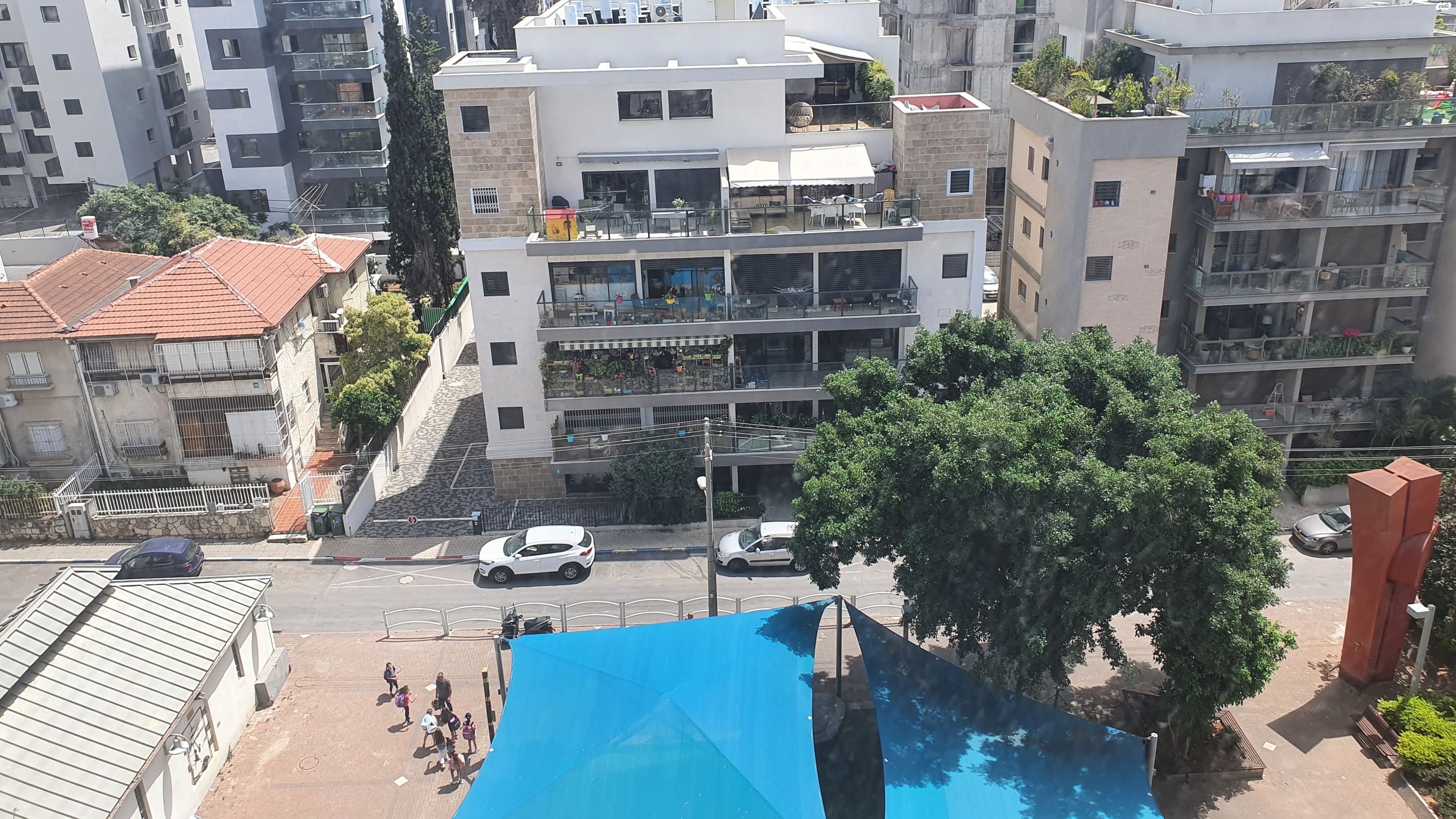 השומר 