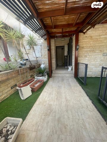 דו משפחתי, הגלעד, נאות יצחק רבין, רמלה