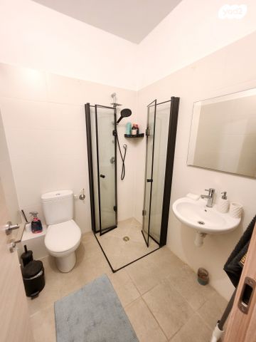 דירה, ניסים אלוני, פסגות אפק, ראש העין