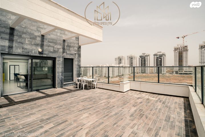 גג/ פנטהאוז, עיר היין, אשקלון